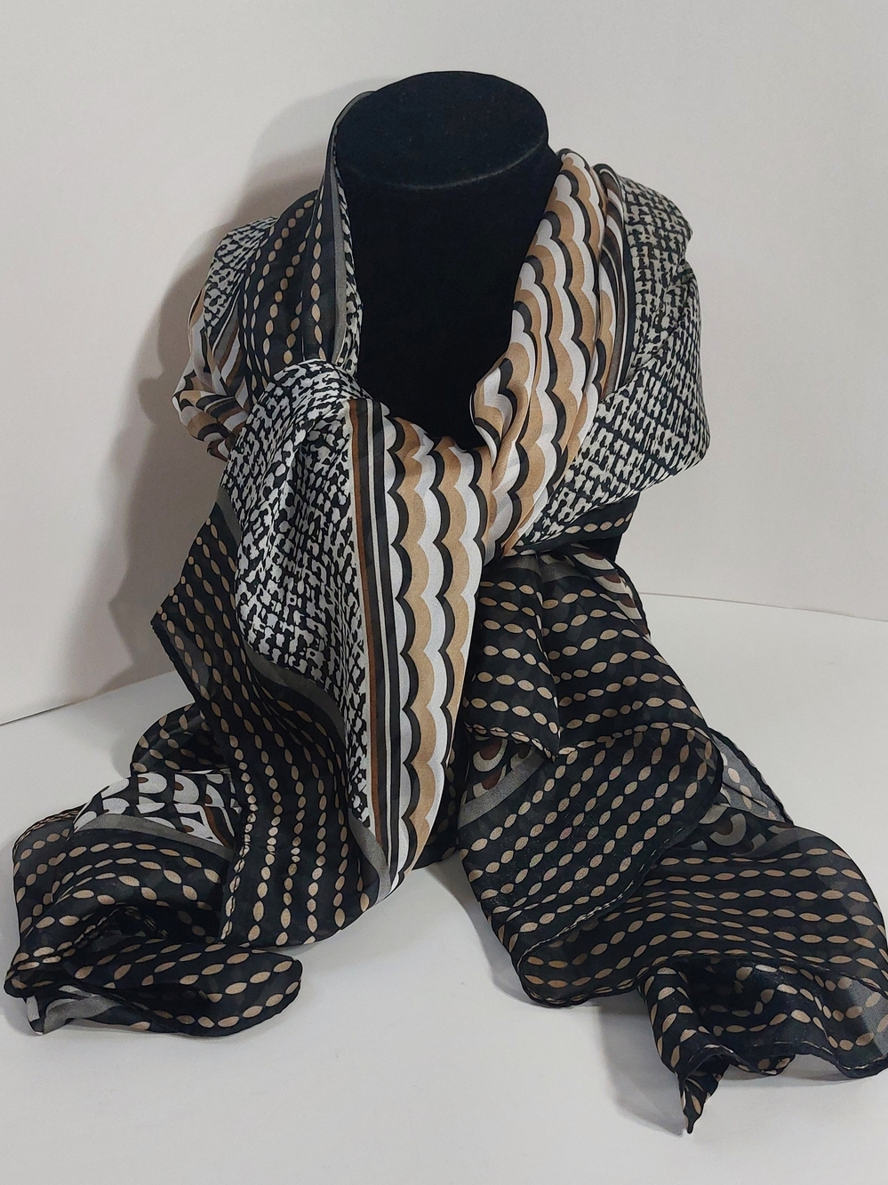 Women's Black and Tan Patterned Lightweight Scarf